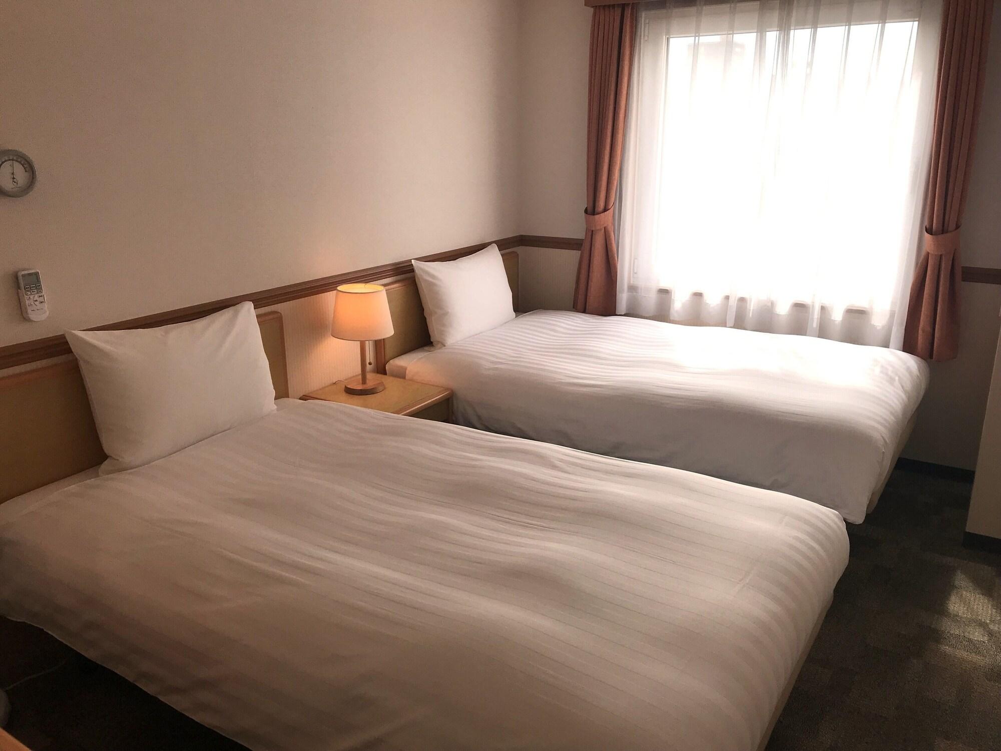 Toyoko Inn Hiroshima Heiwa-Odori Exteriör bild