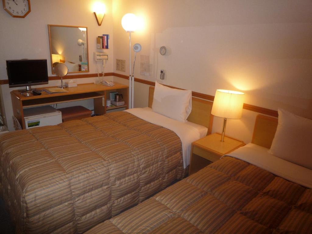 Toyoko Inn Hiroshima Heiwa-Odori Exteriör bild