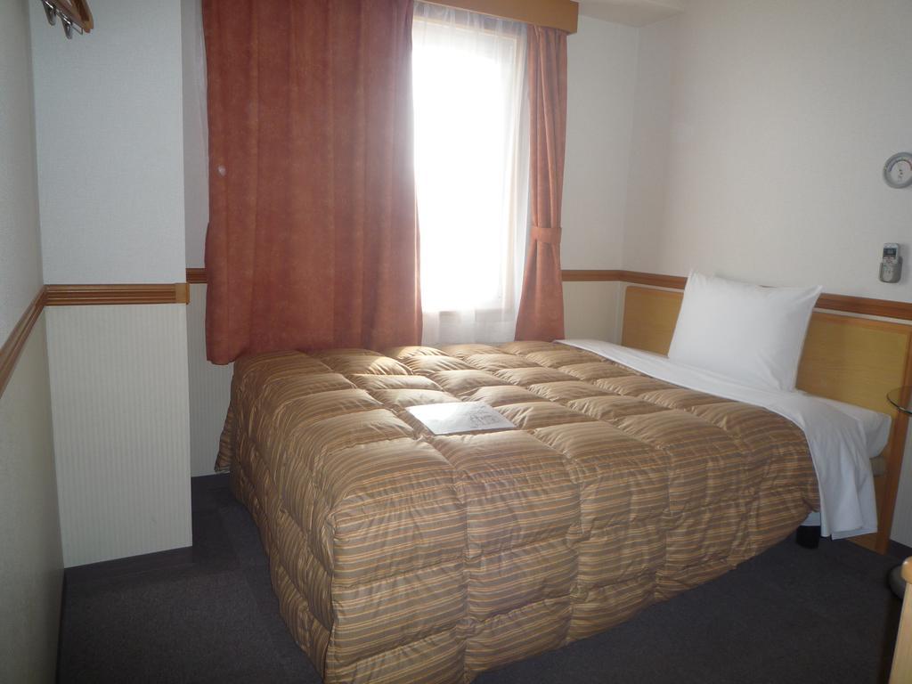 Toyoko Inn Hiroshima Heiwa-Odori Exteriör bild