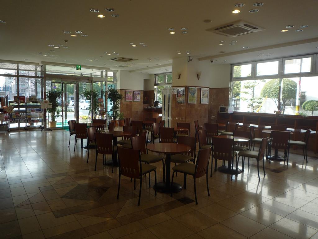Toyoko Inn Hiroshima Heiwa-Odori Exteriör bild